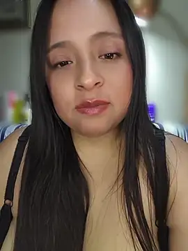 Gatitadiablita35 webcam