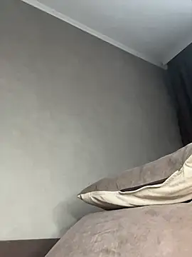 LaraVoosh webcam