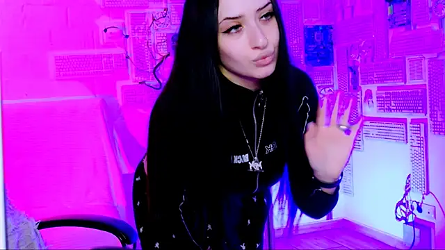 MonicaLowes webcam