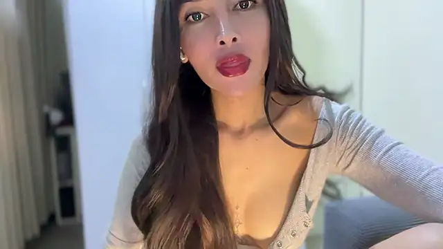 Lovable_with_bigsurprise webcam