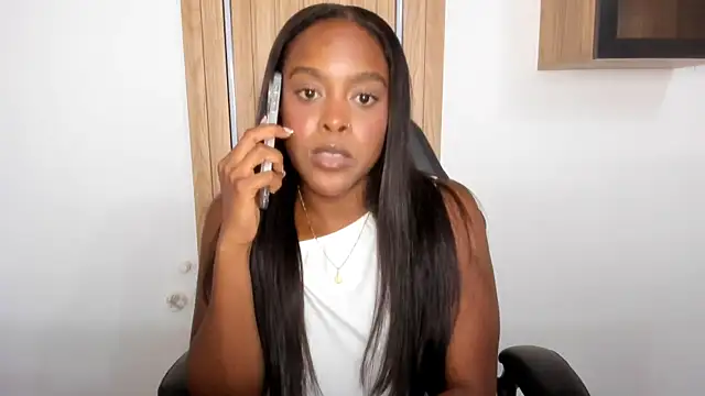 Emma_jonness webcam