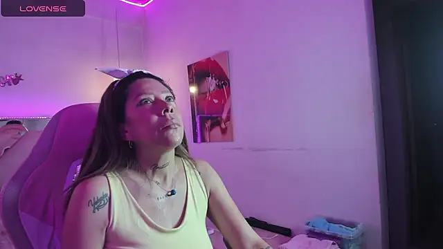 Karly_moon webcam