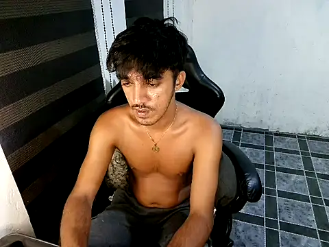Spicy_RowyCam live cam on StripChat