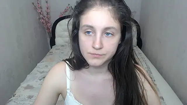 Holliy_Cooper live cam on StripChat