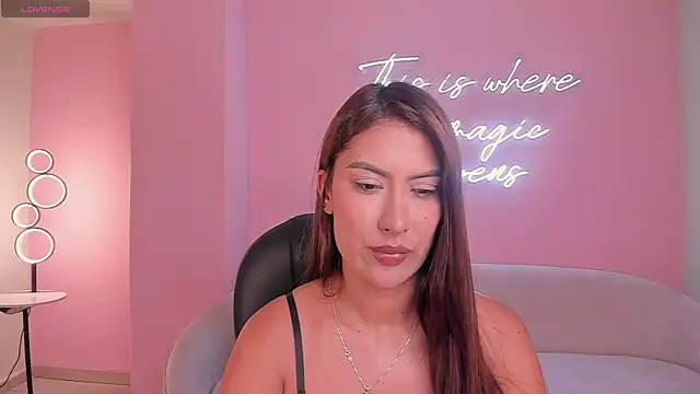 ArianaDumont webcam