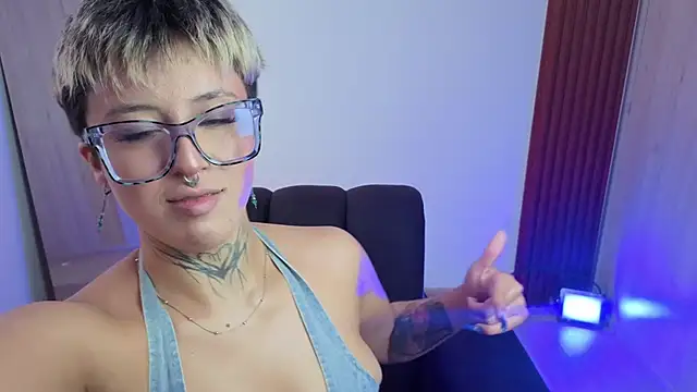 Rebeka-baker webcam