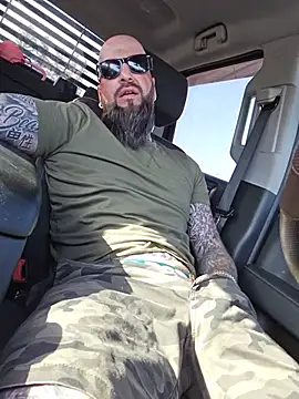 Beardedtattood webcam