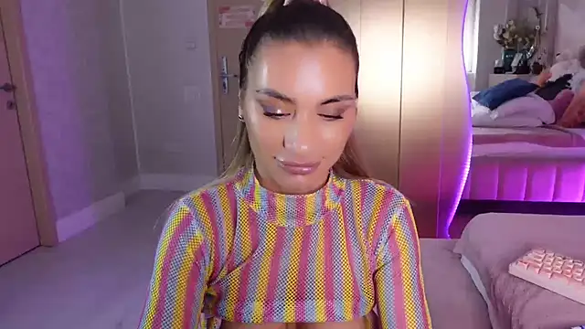 JullyBlair webcam