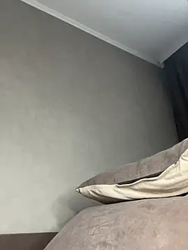 LaraVoosh webcam