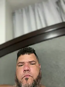 HotDominicanCum webcam