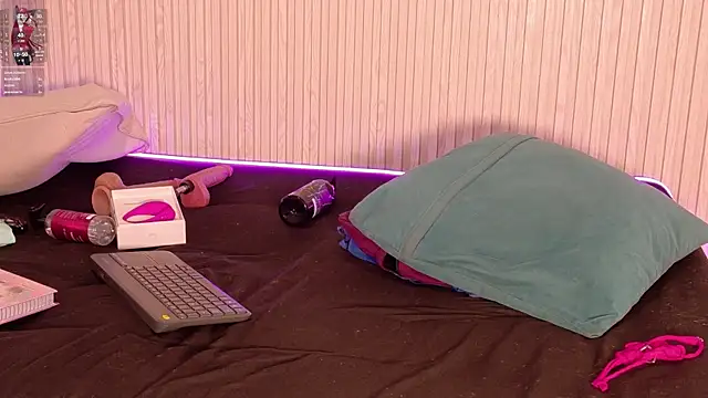 MiaJanss webcam