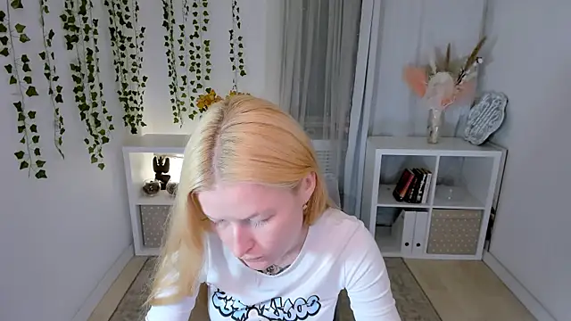Laly_Peach webcam