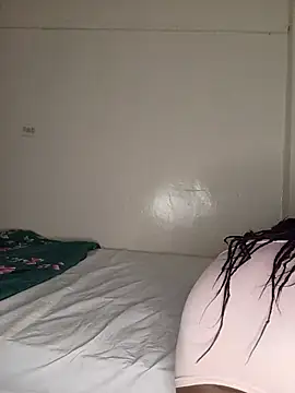 Lilshawrie21 webcam