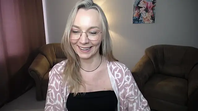 Ava_Elior webcam