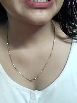 Wild-janvi webcam
