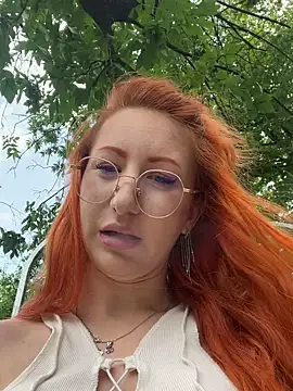 DaddysLittleSlutfox webcam