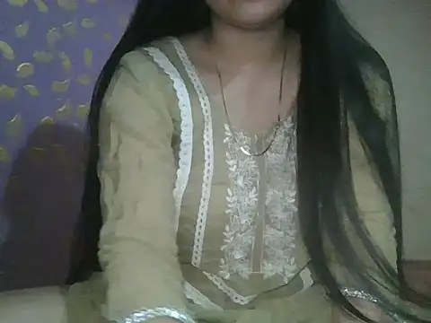 Qween_Seelu webcam