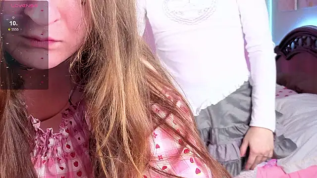Dasha_Plus_Sonya webcam