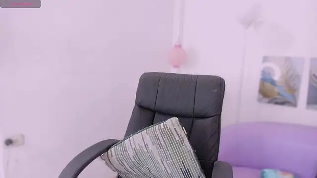 yarasweett_ webcam