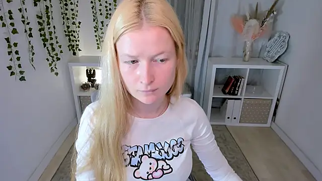 Laly_Peach webcam