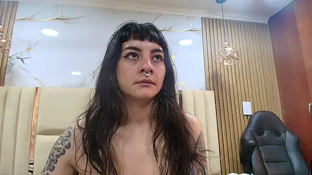 Naughty_Kittenm live cam on StripChat