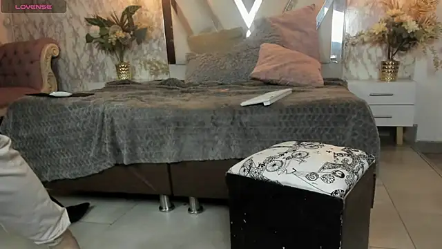 Mysterius_Woman webcam