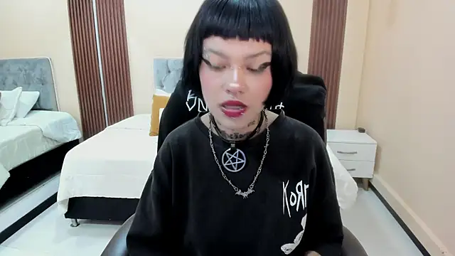 Bela_Craxkerr webcam