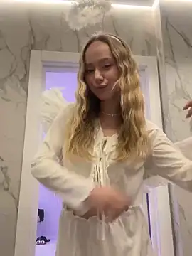 Emi_Sterling webcam