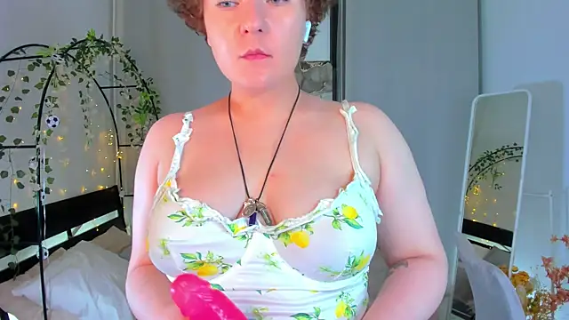 MelittaStorrie live cam on StripChat