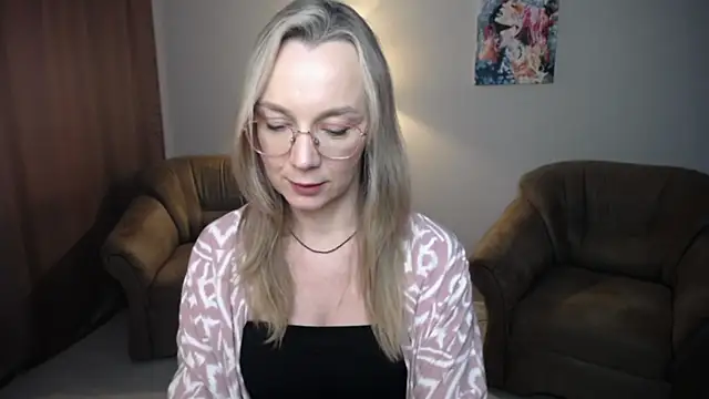 Ava_Elior webcam