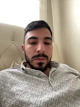 Justwomenfucker webcam