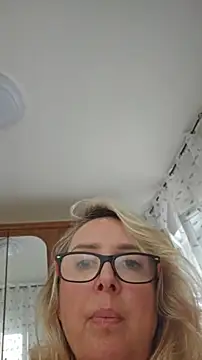 MariaRichi_ live cam on StripChat