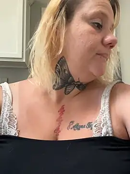 BBCLuvinJuicyPeach webcam