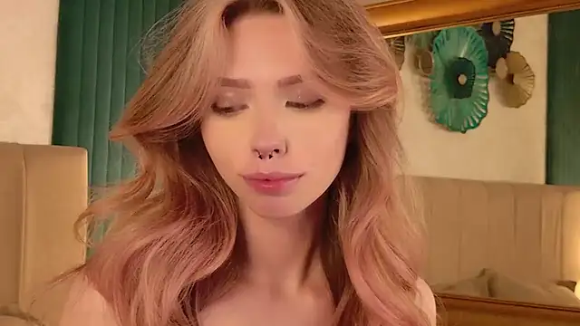 Sierra_Fane webcam
