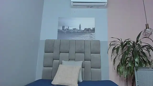 ivy_glow webcam