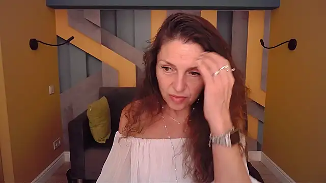 EllaLong webcam