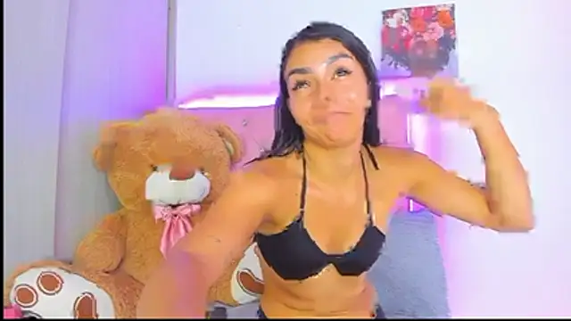 KIMMY_MONTIELL live cam on StripChat