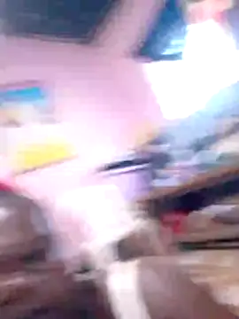 PRETTY-LILY live cam on StripChat