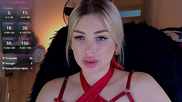 MilanaOmg live cam on StripChat