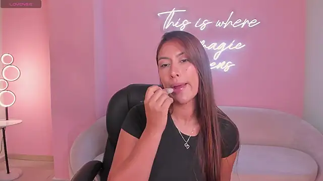 ArianaDumont webcam