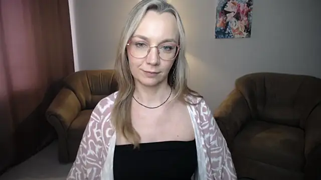 Ava_Elior webcam