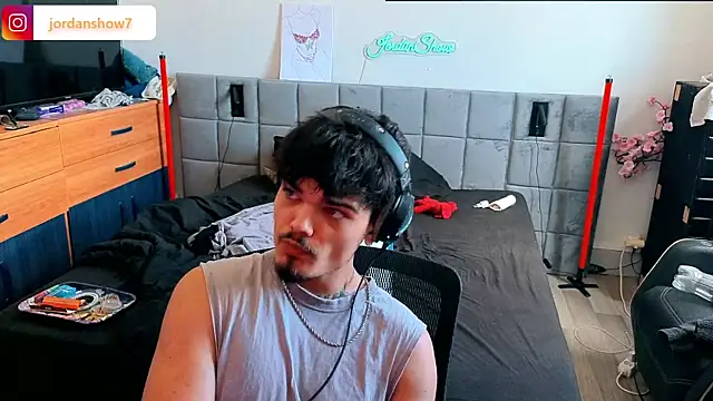 JordanShow webcam