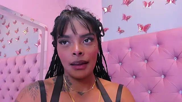 EmmaEbony_ webcam