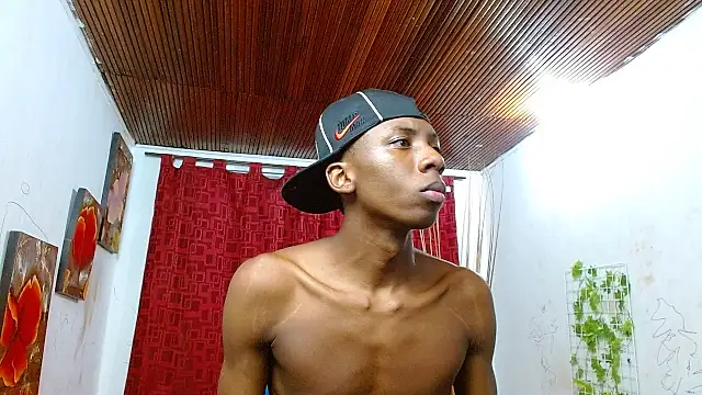 milo018 webcam