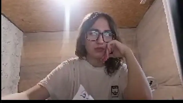 OliviaMoment webcam