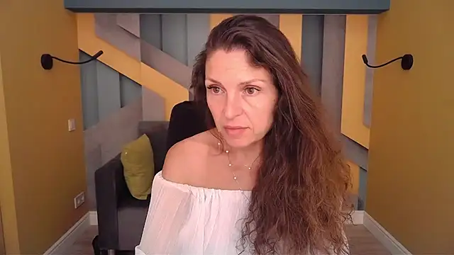 EllaLong webcam