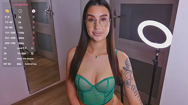 Velina83 webcam