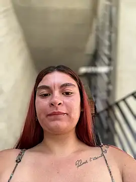 MiaLujan_ webcam