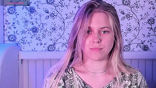 AngelAnty live cam on StripChat