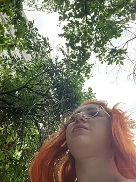 DaddysLittleSlutfox webcam